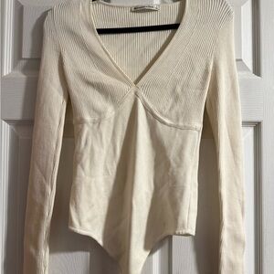Abercrombie & Fitch Ivory Ribbed V-Neck Long-Sleeve Bodysuit